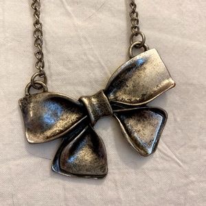 Bow Necklace